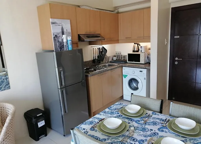 City Suites Ramos Tower Condominiums アパートホテル *